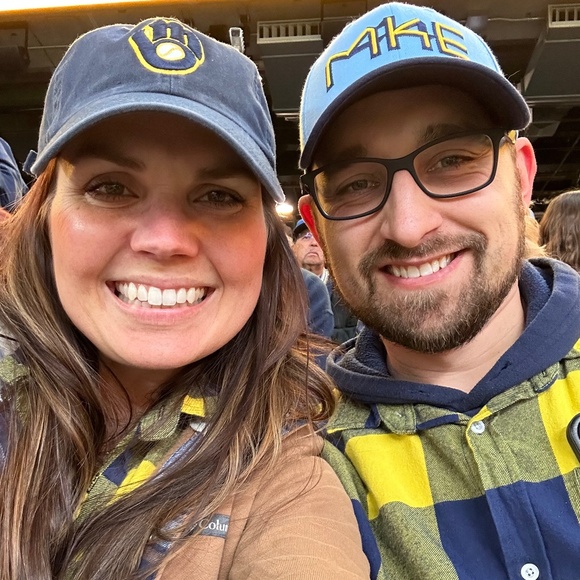 Meet your Posher, Elisabeth - Picture 2 of 3